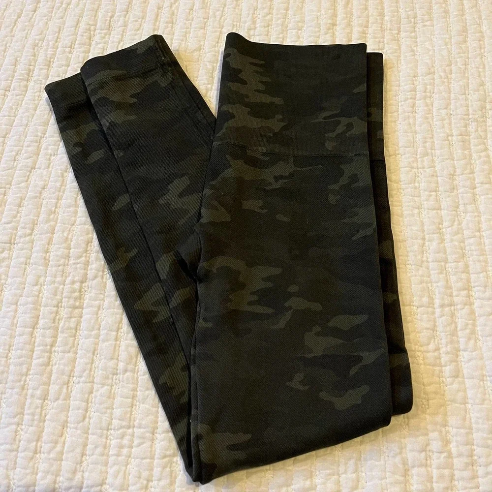 Spanx Leggings Look At Me Now‎ Seamless Green Camo High Rise Size XS